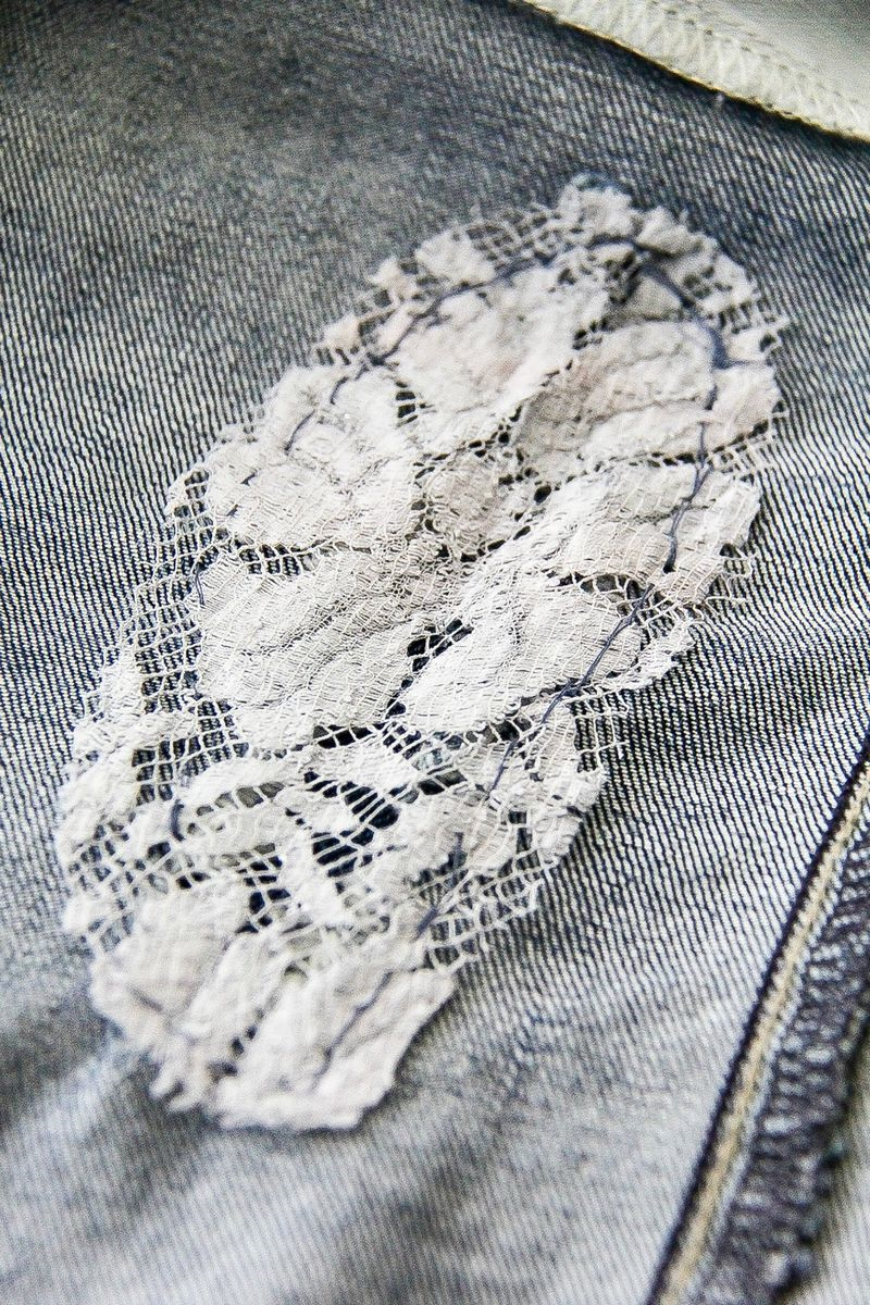 how-to-patch-jeans-with-lace